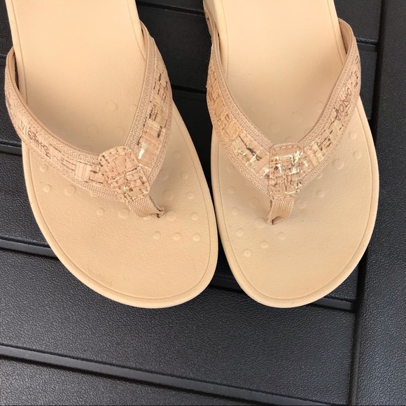 Vionic Shoes - Vionic Platform Flip Flop Sandals Size 10 EUC
